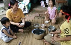 4 mẹ con mất chỗ ở sau bản án ly hôn