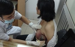 Hoại tử ngực vì đắp thuốc Nam trị ung thư vú