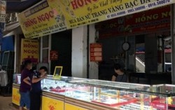 Vác bụng bầu 6 tháng đi tráo vàng giả khắp nơi