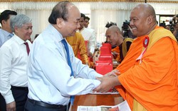 Giúp đỡ các hộ nghèo dân tộc Khmer được hưởng trọn vẹn tết Chôl Chnăm Thmây vui tươi, đầm ấm