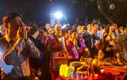 'Biển người' tìm về đền Trần trước giờ khai ấn