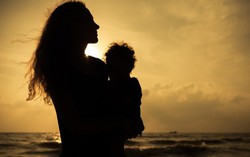 Chồng cũ bảo đón con về nhà chơi nhiều là được, chứ không có tiền chu cấp