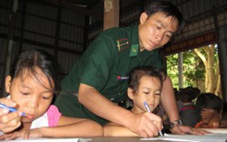 Đẹp mãi người chiến sĩ biên phòng trong lòng dân