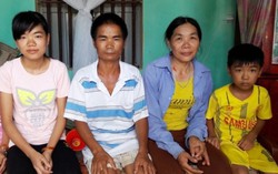 Trả chứng nhận hộ nghèo cho gia đình liệt sĩ