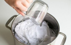Công dụng kỳ diệu của giấm trong việc giặt đồ
