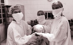 2 tiếng phẫu thuật lấy ra khối u xơ tử cung to như thai 9 tháng tuổi