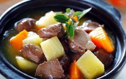 Bắp bò hầm đu đủ xanh