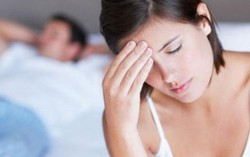 Ôm con bỏ nhà ra đi vì chồng “đòi hỏi” vô độ
