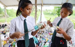 Ngôi trường ở Ấn Độ nhận rác thải nhựa thay học phí