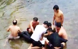 2 thầy giáo lao xuống suối cứu học sinh đuối nước