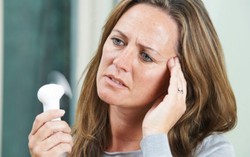 6 bước kiểm soát cơn 'bốc hỏa' thời kỳ mãn kinh