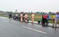 Nghi án mẹ chở con bằng xe SH bị cướp chém chết trên đường
