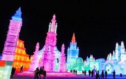 Mãn nhãn với lễ hội băng đăng lớn nhất thế giới