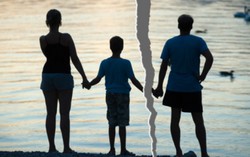Cậu bé 13 tuổi tự lên tàu hỏa tìm mẹ vì sợ bố mẹ ly hôn