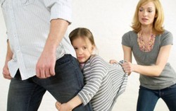 Tan nát gia đình vì 'đứng núi này, trông núi nọ'