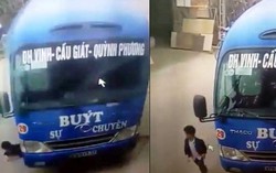 Thót tim clip bé trai 6 tuổi bị xe buýt tông thoát chết trong gang tấc