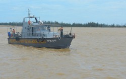 Đội thợ lặn chuyên nghiệp tới Cửa Lò tìm 4 thuyền viên mất tích
