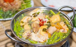 Làm lẩu gà dấm bỗng cơm rượu đổi vị ngày cuối tuần