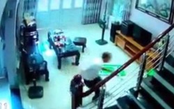 Vụ xông vào nhà chém 3 người ở Sóc Sơn: Cha gạt nước mắt bên hành lang bệnh viện