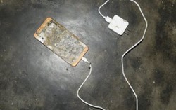 Mất mạng vì vừa sạc pin vừa dùng điện thoại