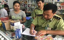 Hà Nội: Thu giữ nhiều phẩm chức năng không rõ nguồn gốc tại một nhà thuốc