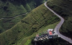 Công trình trên Mã Pí Lèng và sư Thích Thanh Toàn ‘nóng’ họp báo Bộ Văn hóa