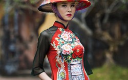 NTK Huế đưa mỹ thuật triều Nguyễn lên áo dài