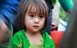 Dân mạng truy tìm 'thiên thần áo rách'