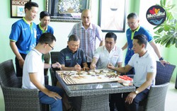 Sếp Công ty Siêu Thanh và nhân viên sôi nổi làm tranh gạo Mottainai