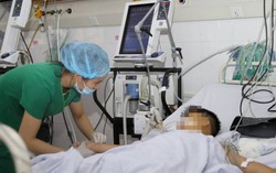 Cứu sống bé bị ngưng tim, ngưng thở khi đi bơi