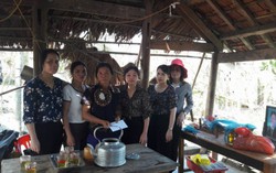 Cấp Hội Hà Tĩnh chung tay với người dân khắc phục hậu quả bão số 10