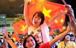 Những cách thể hiện tình yêu bóng đá đậm chất nữ