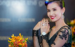 Lã Thanh Huyền quyến rũ với đầm ren đuôi cá