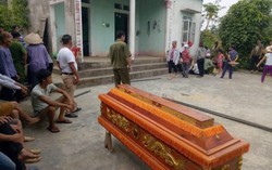 Hòa Bình: Nghi phát bệnh tâm thần, chồng dùng dao chém vợ tử vong