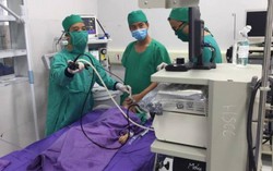 Sặc bột, bé 7 tháng tuổi nguy kịch
