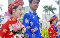 100 cô dâu cùng chú rể đạp xe trong lễ cưới ngày 2/9