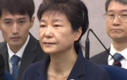 Bà Park Geun-hye hầu tòa với tội danh tham nhũng