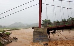 Hỗ trợ gia đình bị nạn do mưa lũ ở Lào Cai