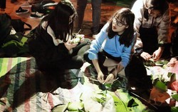 ‘Gom 2019: Bông tuyết đỏ’: Bánh chưng Tết tặng người vô gia cư