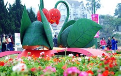 Chai vang 2.000 lít tại Festival Hoa Đà Lạt