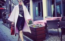 Phạm Hương 'cực chất' trên đường phố Berlin