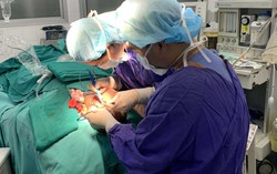 Tạo hình tai sớm cho trẻ nhỏ bị dị tật chỉ bằng 1 lần phẫu thuật