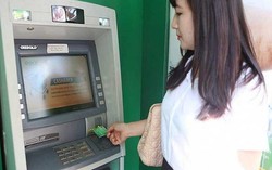 Giảm hạn mức rút tiền ban đêm: Thêm gánh nặng với người tiêu dùng?