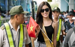 Dàn người đẹp Miss Grand 2017 gây sốt tại sân bay Quảng Bình