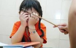 Giáo viên tránh xa cái thước để... giữ việc