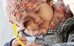 Những 'pha' ngủ gật cực yêu của bé