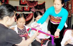 Người gom nước mắt thành nụ cười cho phụ nữ khuyết tật 