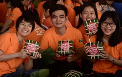 Chung tay gói 2.000 chiếc bánh chưng tặng người nghèo đón Tết