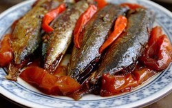 Nhớ hoài món cá nục kho tốn cơm ngày trời lạnh của mẹ