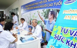 Đồng hành chăm sóc sức khỏe cho 4.000 người cao tuổi